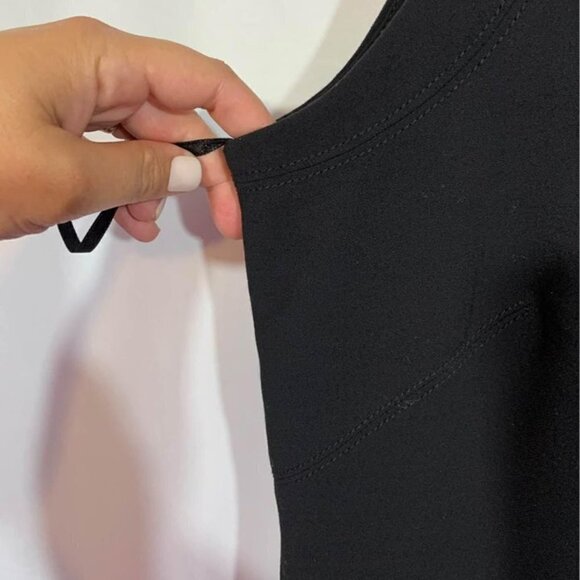 🔆white House Black Market dress. Black. Size 8. Fully lined. Front cutout. - Picture 4 of 10